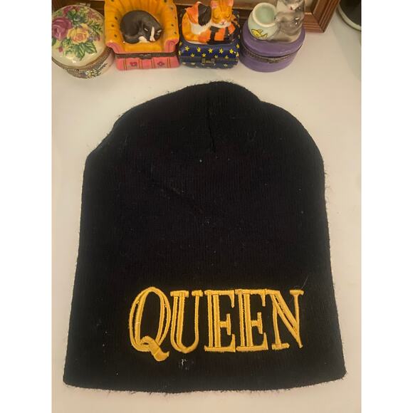 Queen Black Knit Beanie - Picture 1 of 4